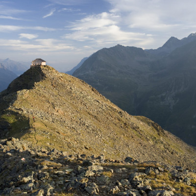Das Brunnenkogelhaus am Ötztal Trek Blick hinüber zum Brunnenkogelhaus