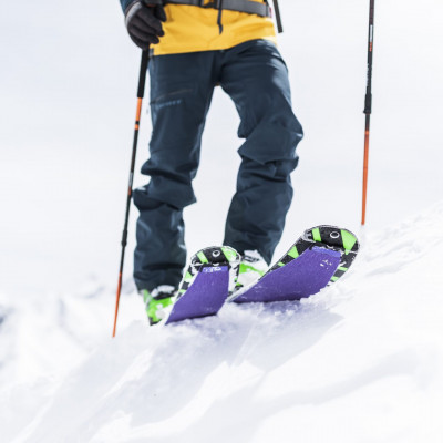 Die neuen Kohla-Skitourenfelle - vier verschiedene Farben für unterschiedliche Einsatzbereiche: Freeride (violett), Alpinist (orange), Vertical (grau) und Race (hellgrün)