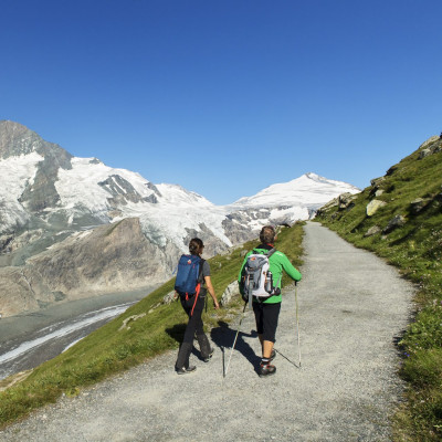 Der Gamsgrubenweg mit dem Großglockner (links) und der Pasterze (links unten)