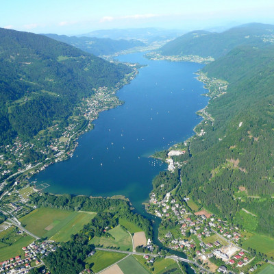 Region Villach Tourismus_Ossiacher See Sicht Paraglider_Paul Ganitzer