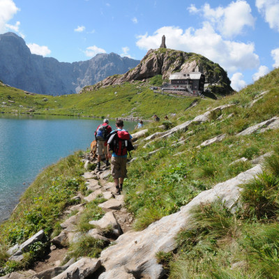 Der Wolayersee in den Karnischen Alpen gilt als besonders prächtiger alpiner See