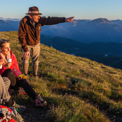 Wandern, begleitet vom Almbutler, auf der Turracher Höhe