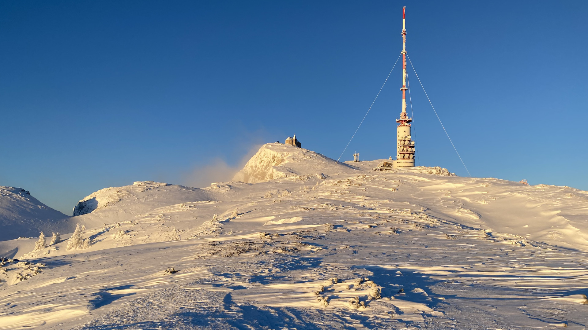 Winterwonderland am Dobratsch bei Villach, am 26. Dezember 2020, kurz nach Sonnenaufgang