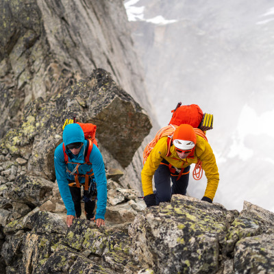 Peuterey Integral-Mont Blanc-Robert Grasegger and Tom Livingstone_00001-1037 Uisdean Hawthorn