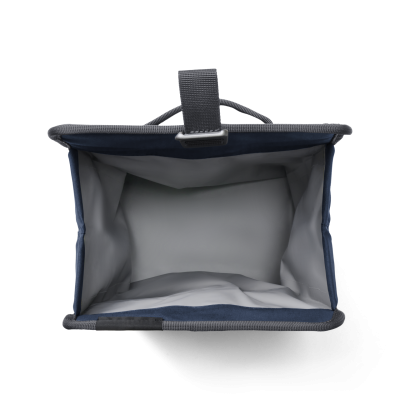 220111_2H23_Color_Launch_site_studio_Soft_Goods_Daytrip_Lunch_Bag_Navy_Top_0020_Primary_B_2400x2400
