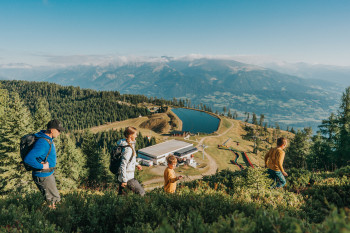 Foto: Familien-Wandern am Goldeck | Credit: Goldeck Bergbahnen/Daniela Ebner