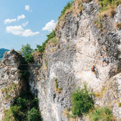 ©SUEDKAERNTEN-Klettersteig-Griffen-Schlossberg-Landschaft-Drohne (5)