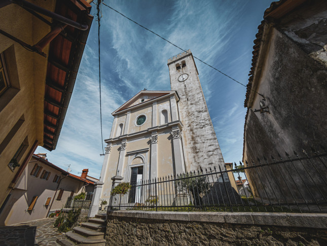 180618-F014622-03_mediteranska_kraska_slovenija_vas_smartno_znotraj_obzidja_3-photo-m 180618-F014622-03_mediteranska_kraska_slovenija_vas_smartno_znotraj_obzidja_3-photo-m